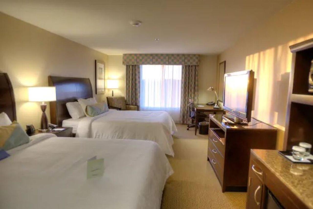 Hilton Garden Inn Omaha East/קאונסיל בלאפס מראה חיצוני תמונה