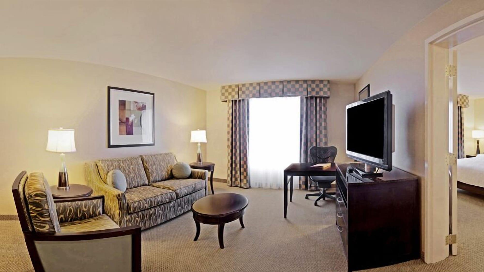 Hilton Garden Inn Omaha East/קאונסיל בלאפס מראה חיצוני תמונה