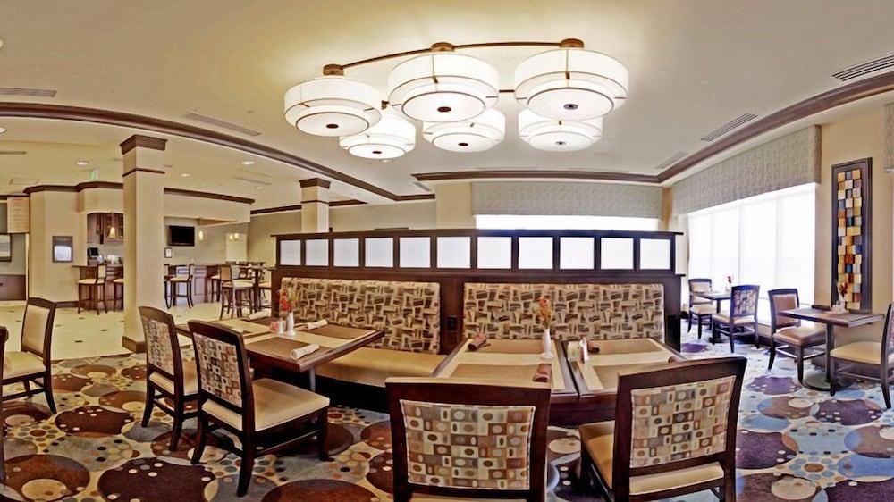 Hilton Garden Inn Omaha East/קאונסיל בלאפס מראה חיצוני תמונה
