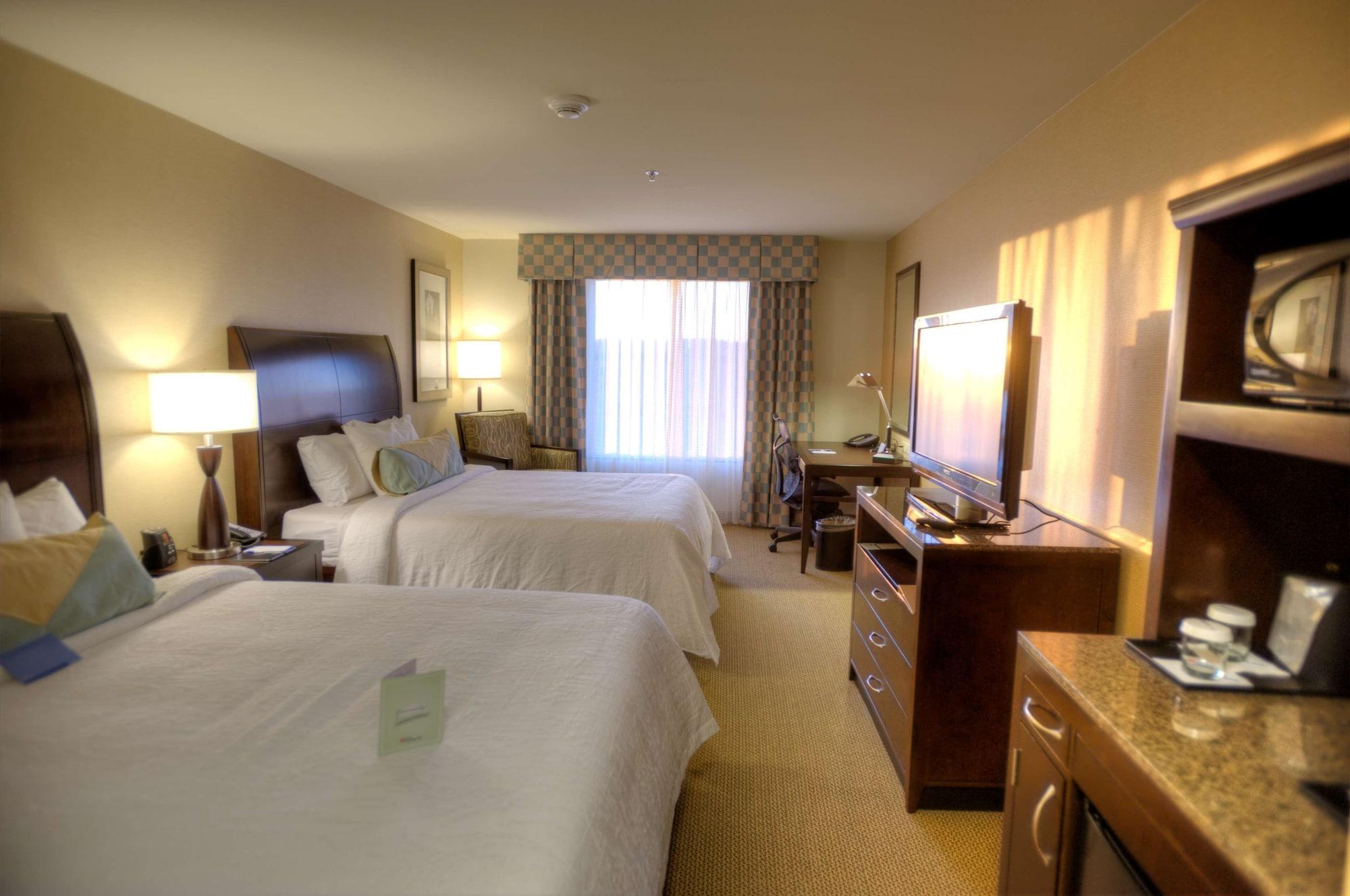 Hilton Garden Inn Omaha East/קאונסיל בלאפס חדר תמונה