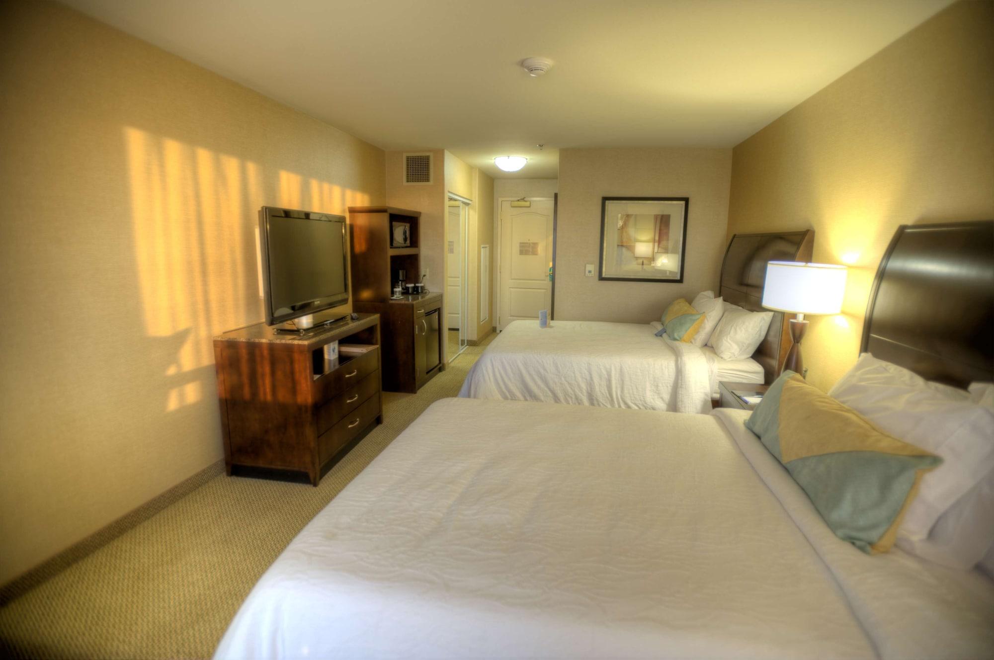 Hilton Garden Inn Omaha East/קאונסיל בלאפס חדר תמונה