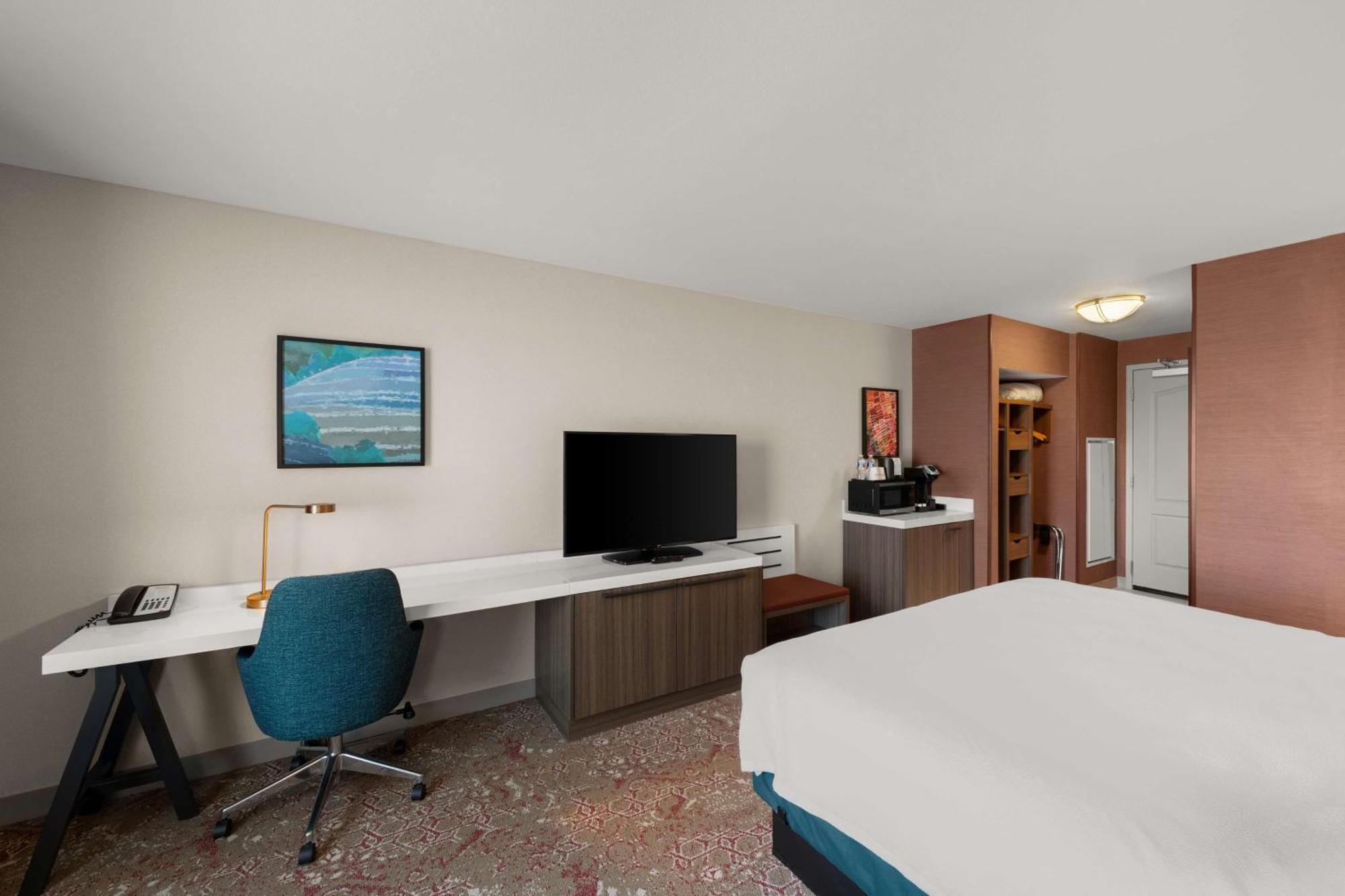 Hilton Garden Inn Omaha East/קאונסיל בלאפס מראה חיצוני תמונה