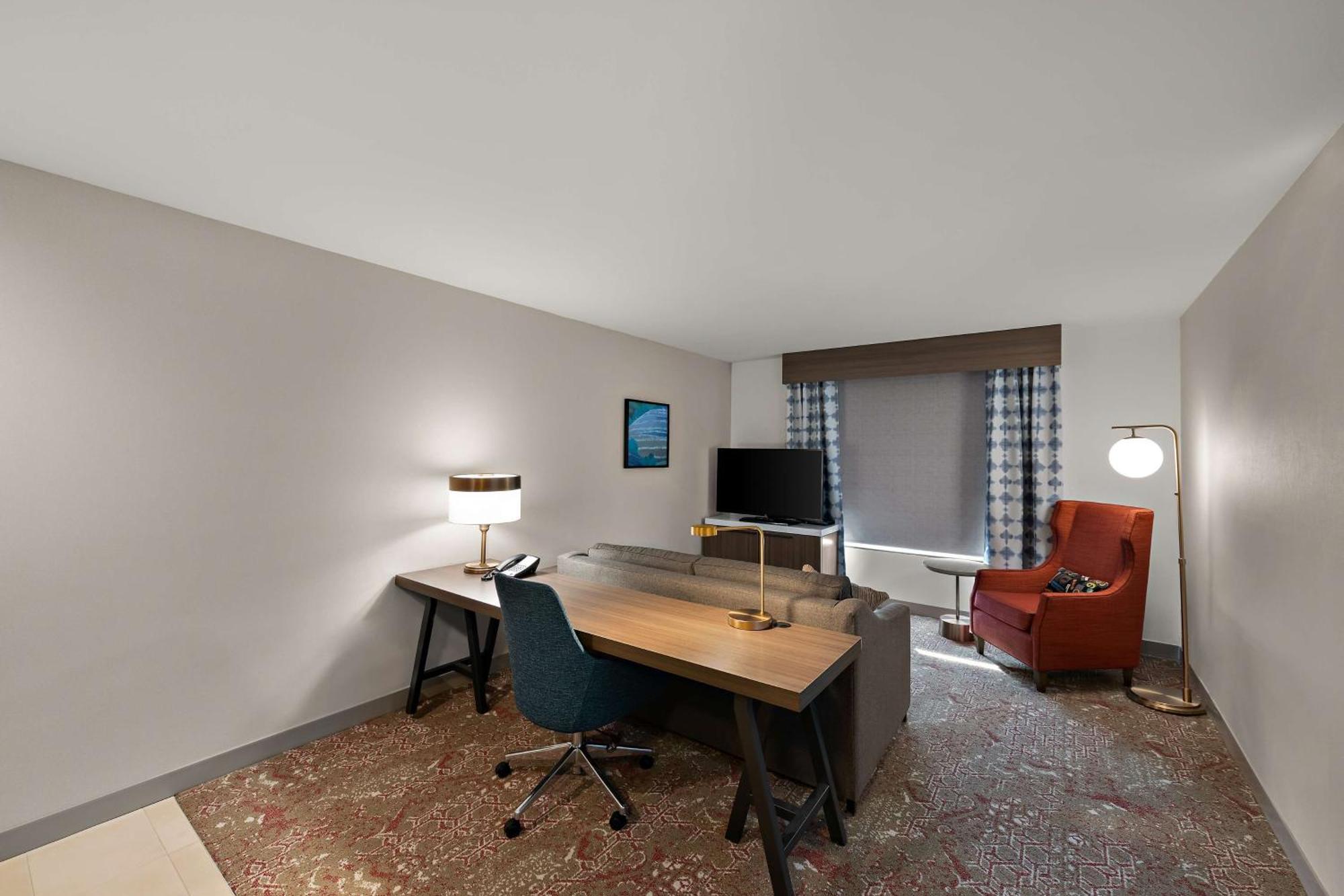 Hilton Garden Inn Omaha East/קאונסיל בלאפס מראה חיצוני תמונה