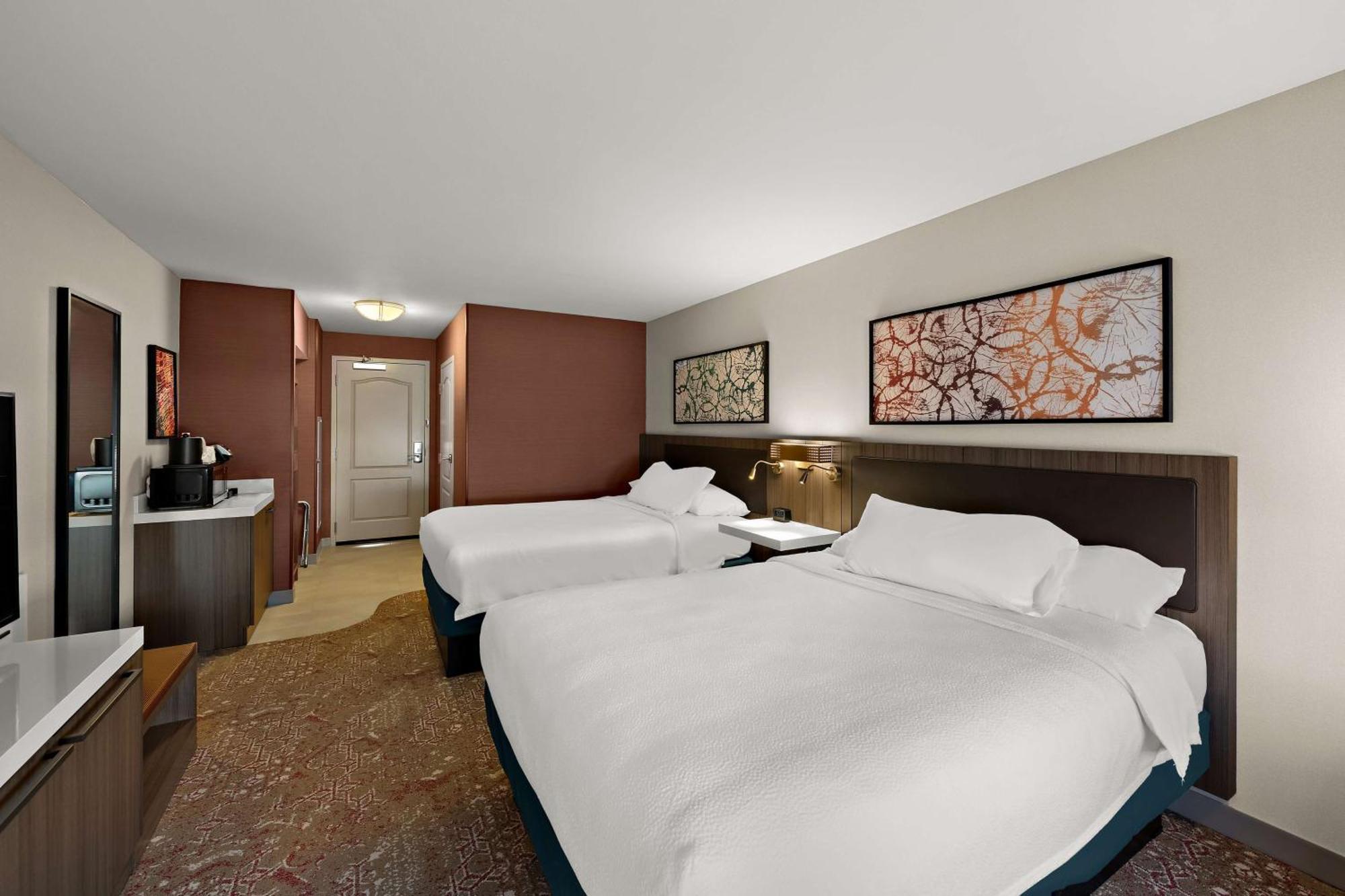 Hilton Garden Inn Omaha East/קאונסיל בלאפס מראה חיצוני תמונה