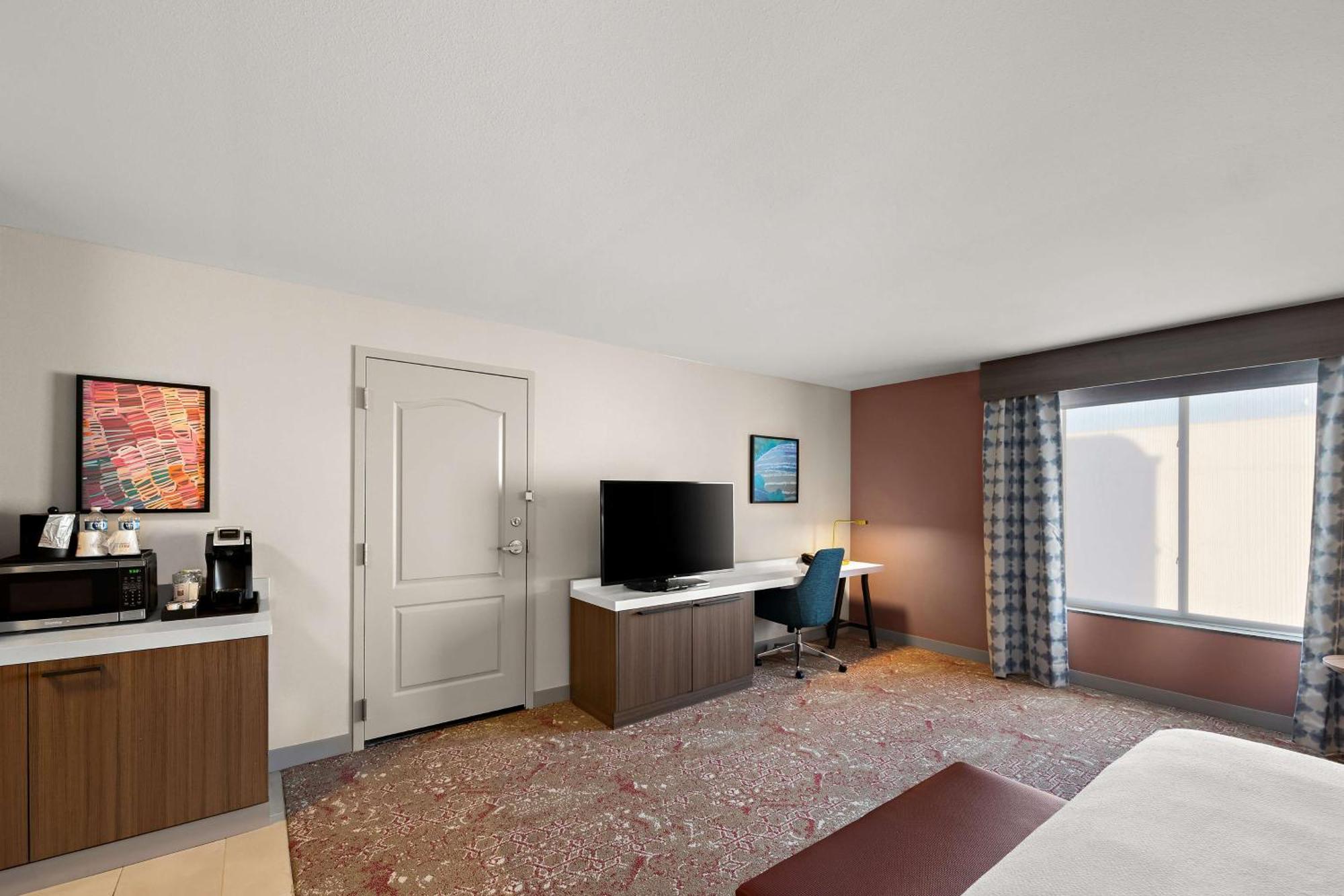Hilton Garden Inn Omaha East/קאונסיל בלאפס מראה חיצוני תמונה