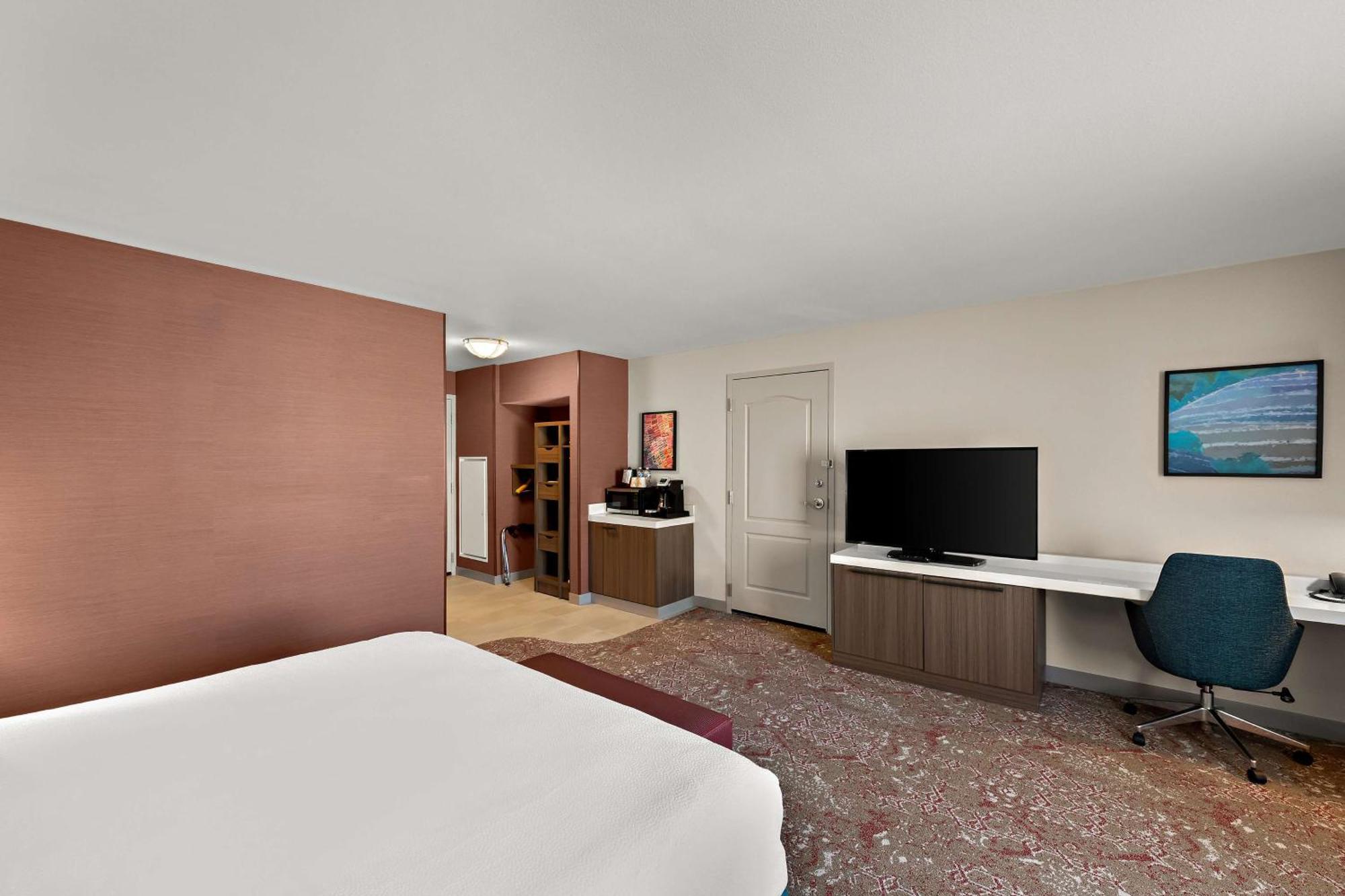 Hilton Garden Inn Omaha East/קאונסיל בלאפס מראה חיצוני תמונה