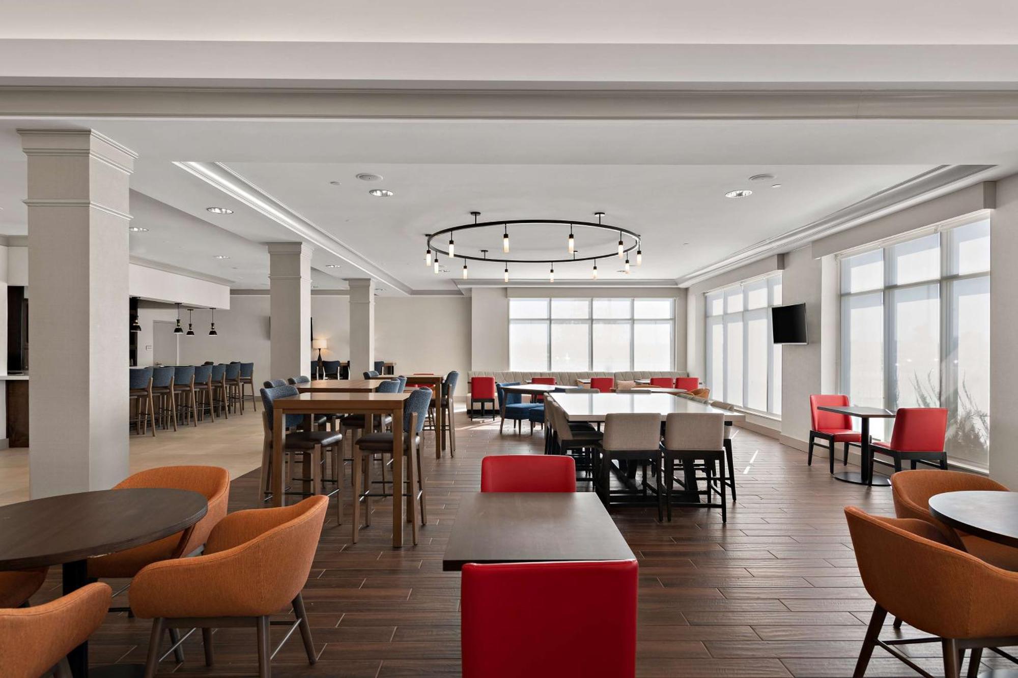 Hilton Garden Inn Omaha East/קאונסיל בלאפס מראה חיצוני תמונה