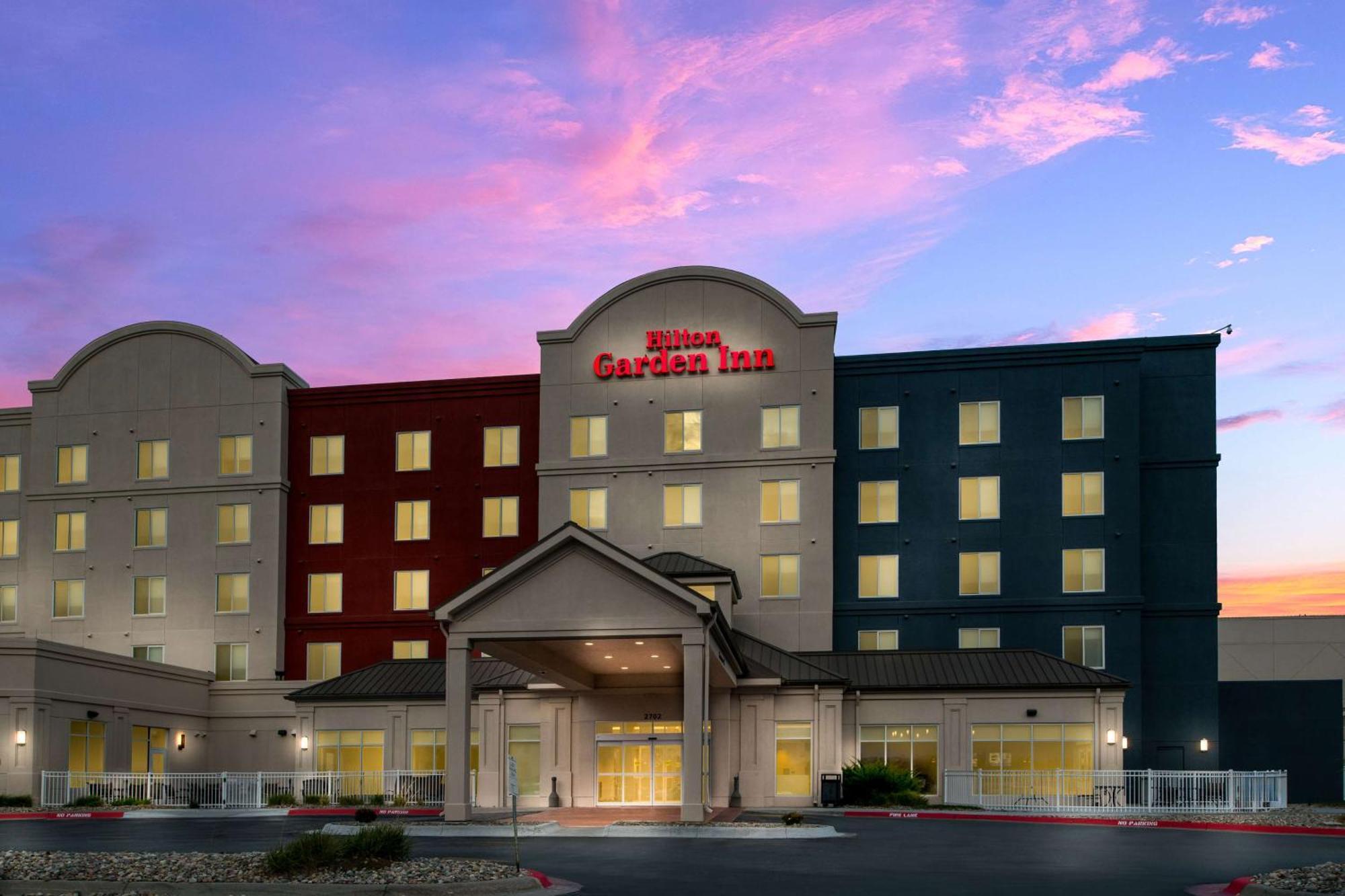 Hilton Garden Inn Omaha East/קאונסיל בלאפס מראה חיצוני תמונה