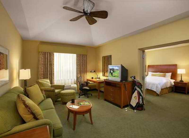 Hilton Garden Inn Omaha East/קאונסיל בלאפס חדר תמונה